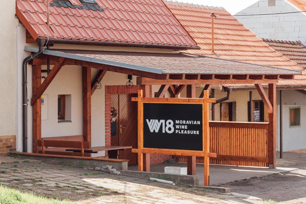 Penzion Vinarstvi W18 Velke Bilovice Exterior photo